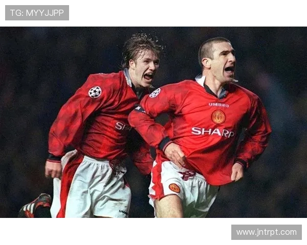 红魔再掀复古风暴!曼联二客球衣致敬 90 年代经典美学 红魔再掀复古风暴!曼联二客球衣致敬 90 年代经典美学